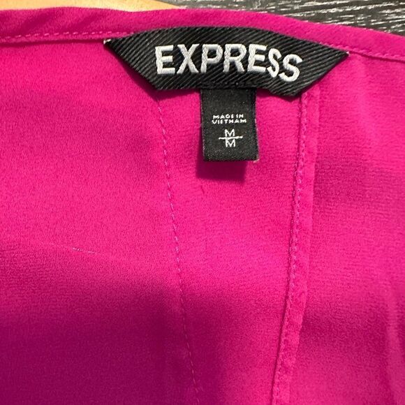 Express Magenta Split Back Tank size medium - Picture 4 of 5